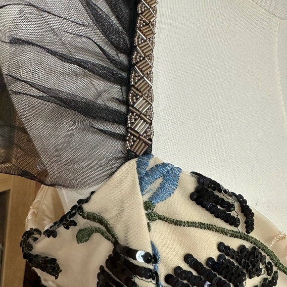 Lulu’s Floral Embroidered Dress - Black and Blue size medium BNWT - Picture 5 of 7